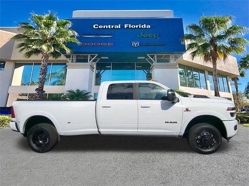 2026 RAM 3500 Limited Crew Cab 4x4 8' Box