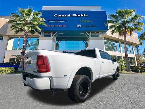 2026 RAM 3500 Limited Crew Cab 4x4 8' Box