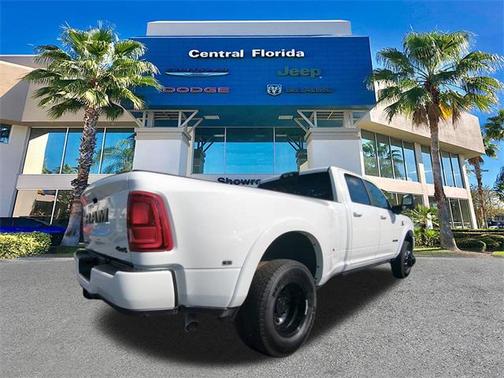 2026 RAM 3500 Limited Crew Cab 4x4 8' Box