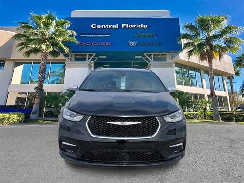 2025 Chrysler Pacifica L