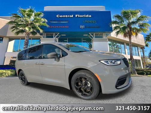 2022 Chrysler Pacifica Hybrid Touring L