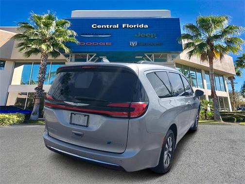 2021 Chrysler Pacifica Hybrid Touring L