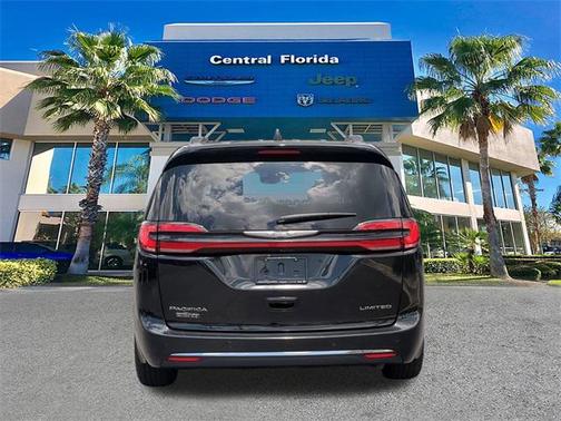 2022 Chrysler Pacifica Limited