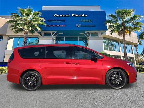 2026 Chrysler Pacifica Limited