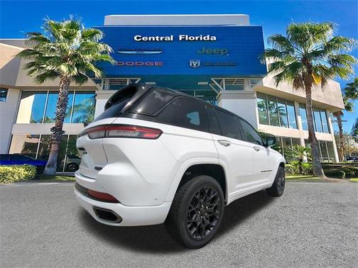 2025 Jeep Grand Cherokee Summit