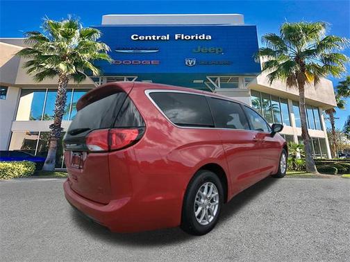 2026 Chrysler Voyager LX