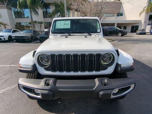 2026 Jeep Gladiator Sahara 4x4
