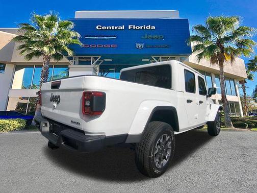 2026 Jeep Gladiator Sahara 4x4