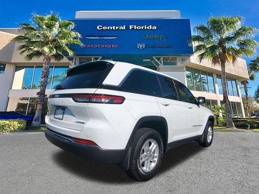 2023 Jeep Grand Cherokee Laredo