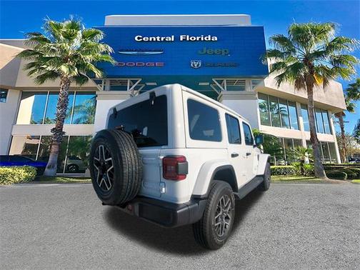 2026 Jeep Wrangler 4-Door Sahara 4x4