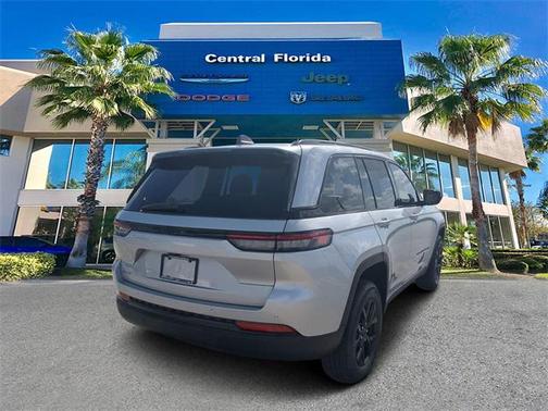 2025 Jeep Grand Cherokee Altitude