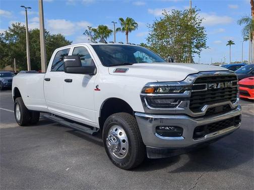 2025 RAM 3500 Tradesman Crew Cab 4x4 8' Box
