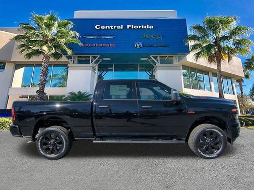 2026 RAM 2500 Tradesman Crew Cab 4x4 6'4' Box