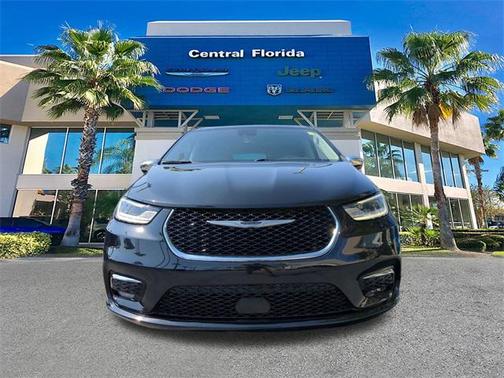 2023 Chrysler Pacifica Hybrid Limited