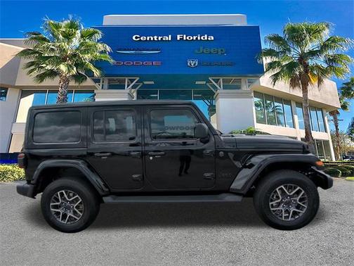 2025 Jeep Wrangler 4-Door Sahara 4x4