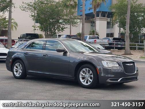 Granite Crystal Metallic Clearcoat 2022 Chrysler 300 Touring