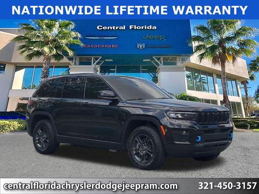 Diamond Black Crystal Pearlcoat 2025 Jeep Grand Cherokee 4xe Trailhawk