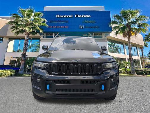 Diamond Black Crystal Pearlcoat 2025 Jeep Grand Cherokee 4xe Trailhawk