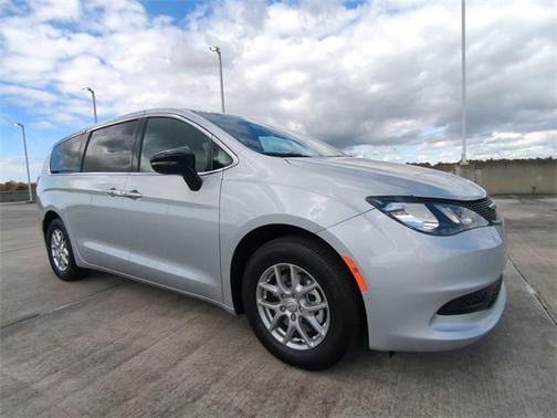 2026 Chrysler Voyager LX