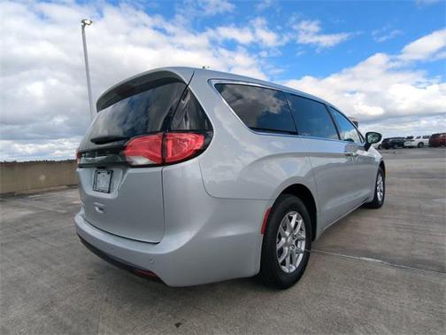 2026 Chrysler Voyager LX