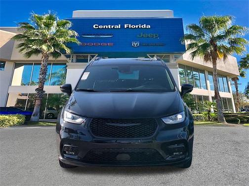 2025 Chrysler Pacifica Limited