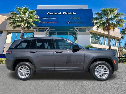 2025 Jeep Grand Cherokee Laredo