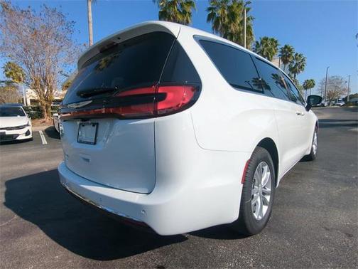 2026 Chrysler Pacifica L