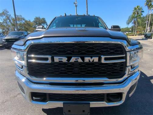2021 RAM 2500 Tradesman Crew Cab 4x4 6'4' Box