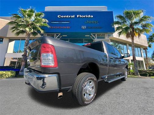 2021 RAM 2500 Tradesman Crew Cab 4x4 6'4' Box