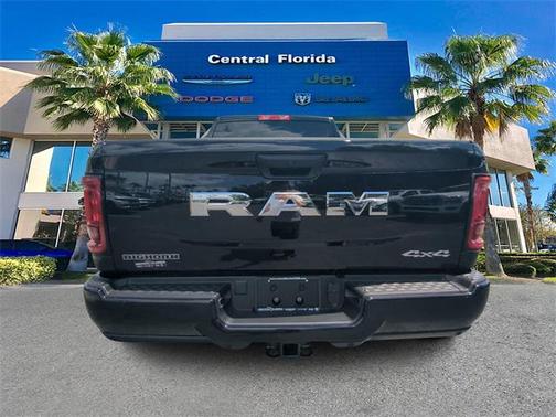 2025 RAM 2500 Big Horn Crew Cab 4x4 6'4' Box