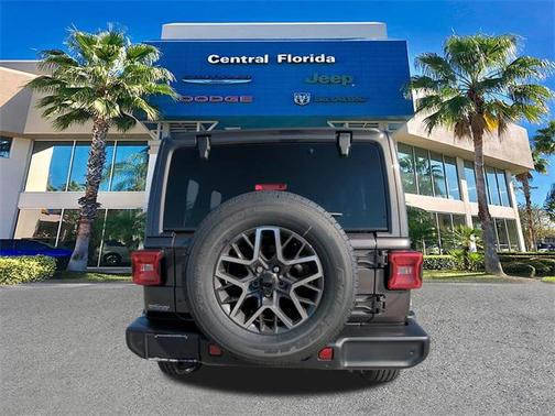 2026 Jeep Wrangler 4-Door Sahara 4x4