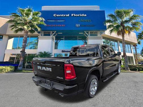 Diamond Black Crystal Pearlcoat 2025 RAM 1500 Big Horn/Lone Star