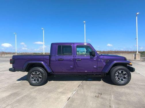 2026 Jeep Gladiator Sahara 4x4