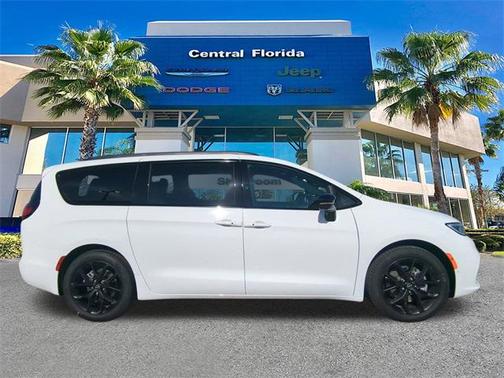 2026 Chrysler Pacifica L