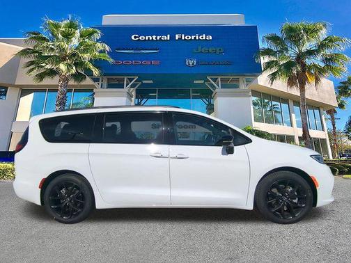 2026 Chrysler Pacifica L