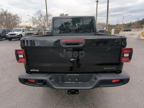 2026 Jeep Gladiator Sahara 4x4