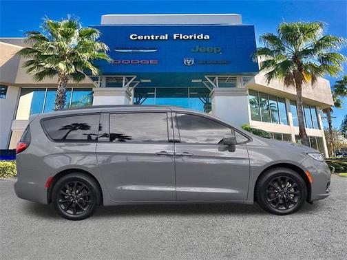 2021 Chrysler Pacifica Touring L