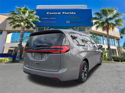 2021 Chrysler Pacifica Touring L