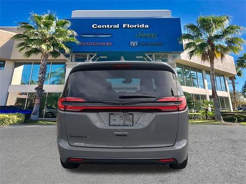 2021 Chrysler Pacifica Touring L