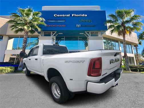 2025 RAM 3500 Big Horn Crew Cab 4x2 8' Box