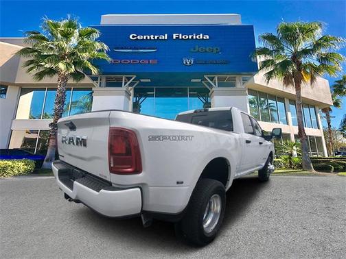 2025 RAM 3500 Big Horn Crew Cab 4x2 8' Box