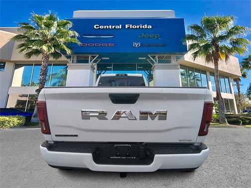 2025 RAM 3500 Big Horn Crew Cab 4x2 8' Box