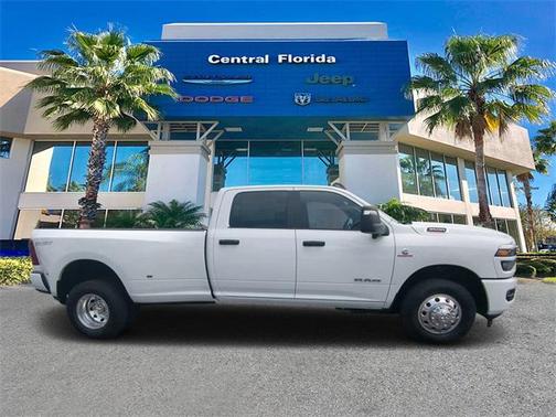 2025 RAM 3500 Big Horn Crew Cab 4x2 8' Box