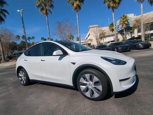2023 Tesla Model Y Long Range Dual Motor All-Wheel Drive