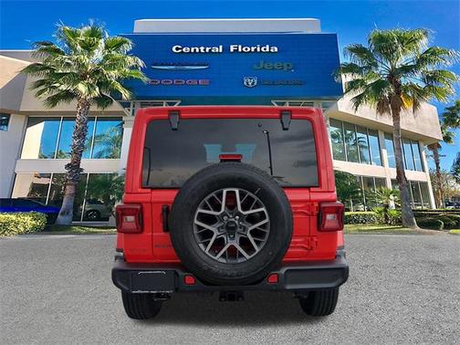 2025 Jeep Wrangler 4-Door Sahara 4x4