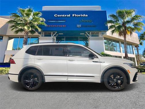 2023 Volkswagen Tiguan 2.0T SE R-Line Black