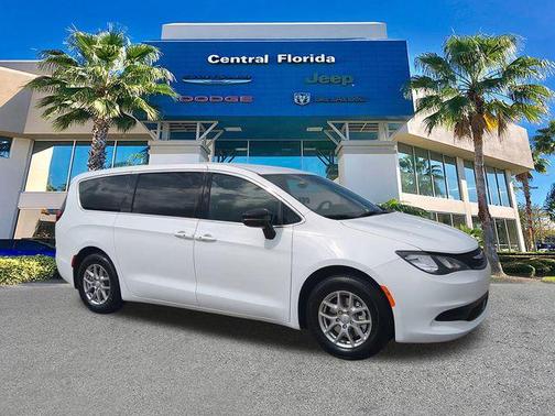 2026 Chrysler Voyager LX