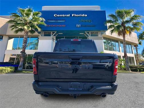 2025 RAM 1500 Warlock Crew Cab 4x4 5'7' Box