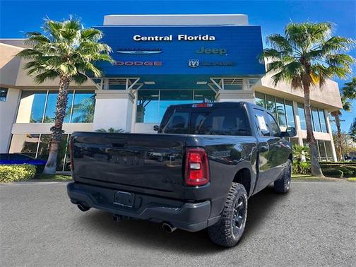 2025 RAM 1500 Warlock Crew Cab 4x4 5'7' Box