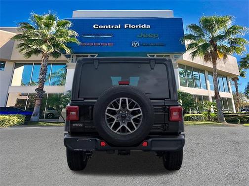2025 Jeep Wrangler 4-Door Sahara 4x4